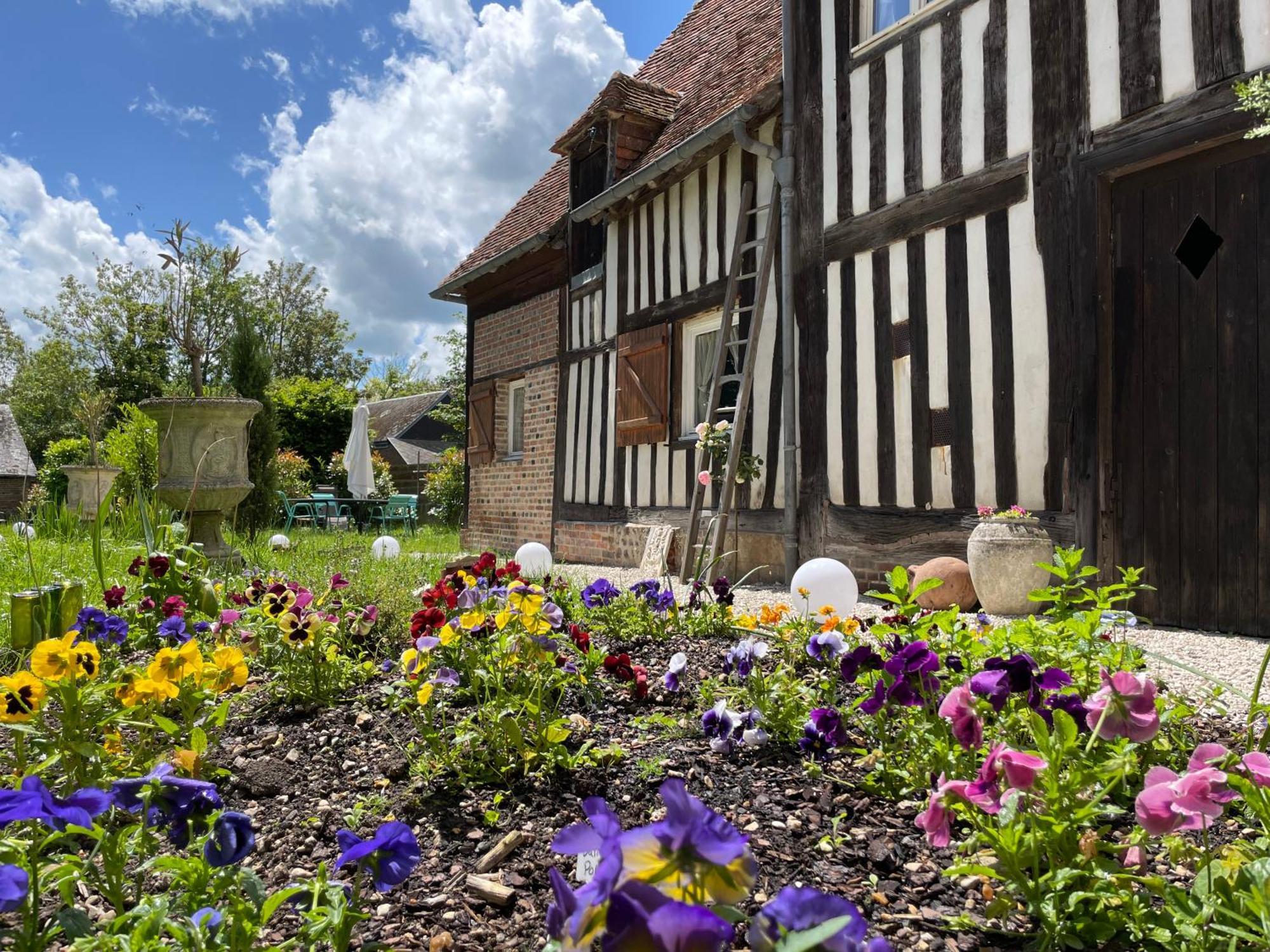 Готель Le Douet Fleury - Gite De Jardin Livarot-Pays-d'Auge Екстер'єр фото